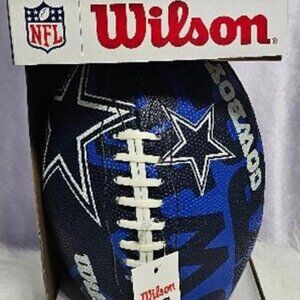 Wilson NFL Dallas Cowboys Junior Size All-Weather Football – Team Logo – New